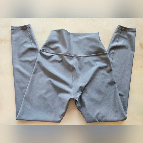 ALO Yoga Airlift High Waist Midi Leggings Silver Size XS - Picture 3 of 6